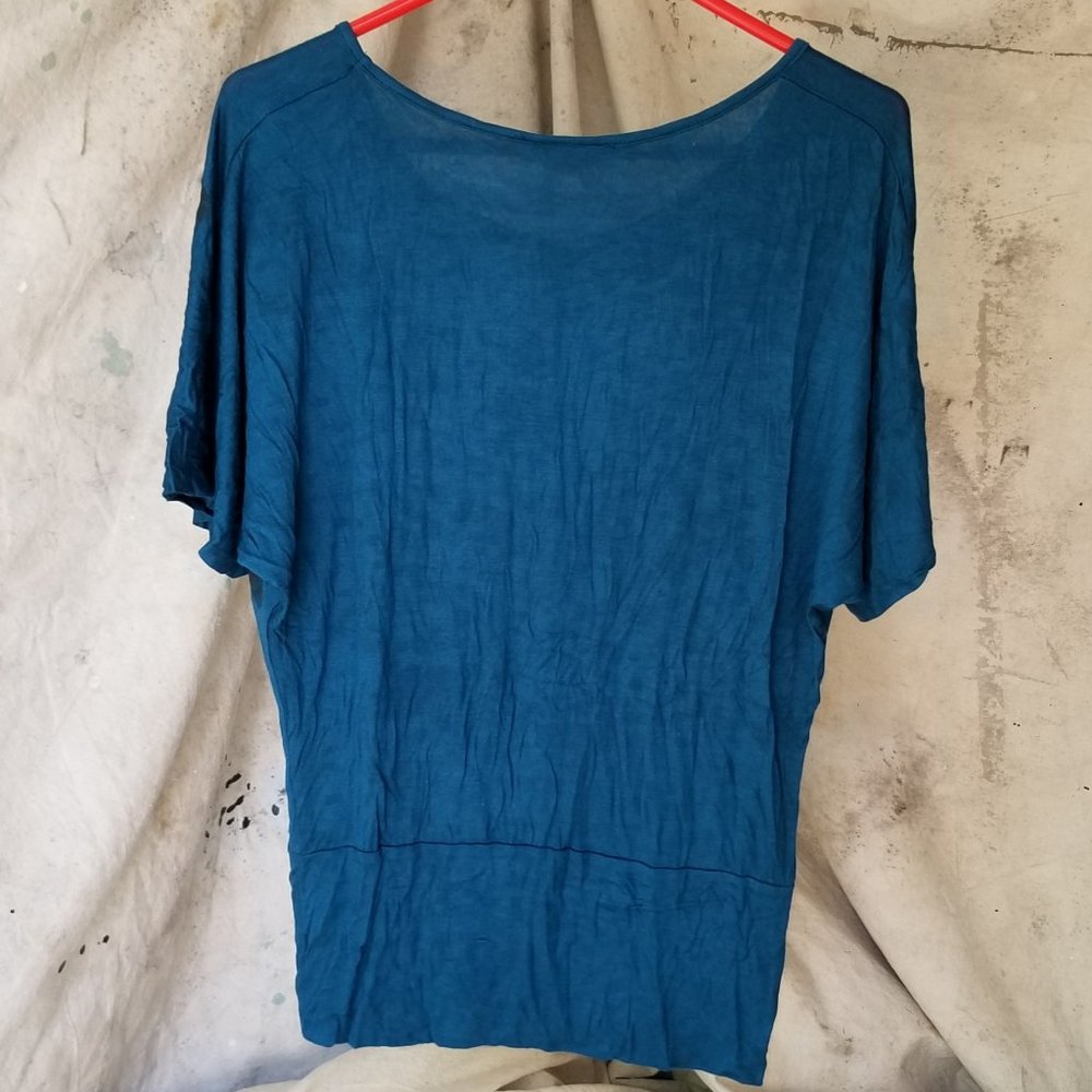 Agenda Blue Lightweight Blouse 1/2 Sleeve Floral design w/Sparkling Beads – Sm - Picture 4 of 6